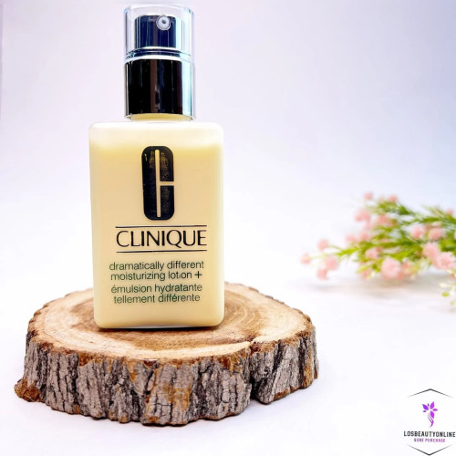 لوسیون مرطوبکننده و آبرسان دراماتیکالی کلینیک، مناسب برای تقویت و هیدراته کردن پوست