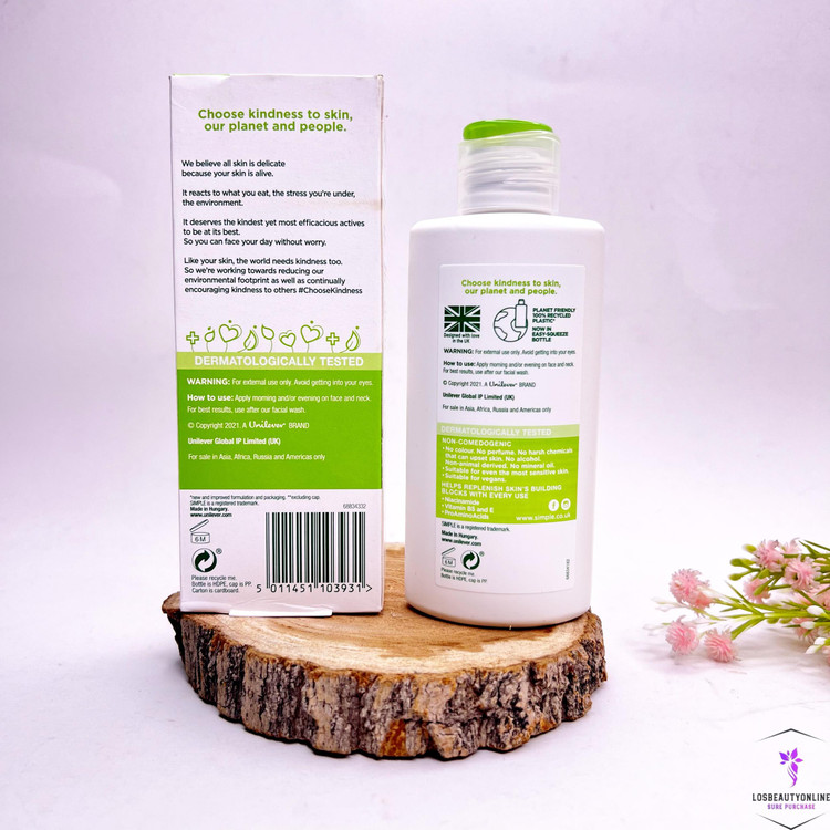 کرم آبرسان و مرطوب کننده سیمپل مدل لایت، مناسب برای رطوبترسانی و تغذیه پوست